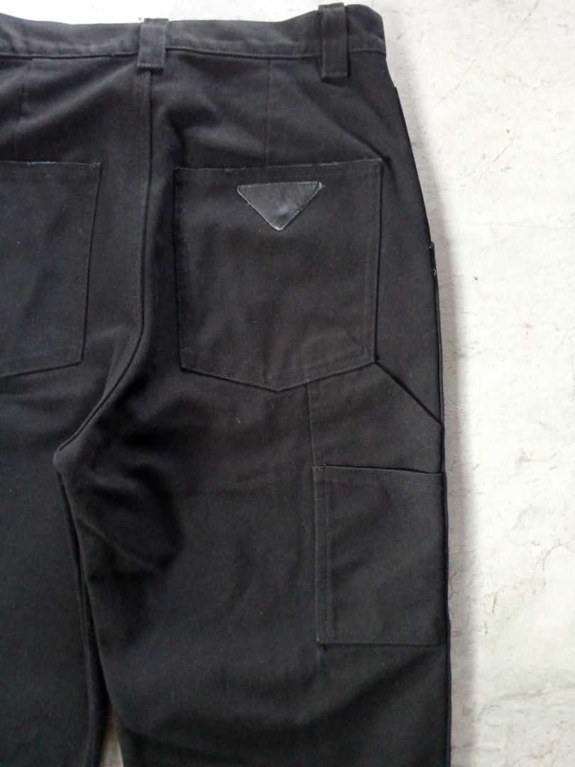 Random carpenter pants (Category: Jeans) located in Manila. Submitted by calmstar-c79f75 (Listing ID 1462519995, Image 3). Description: Makapal Ang TILA parang Carhartt lang din Yung tila nya.
