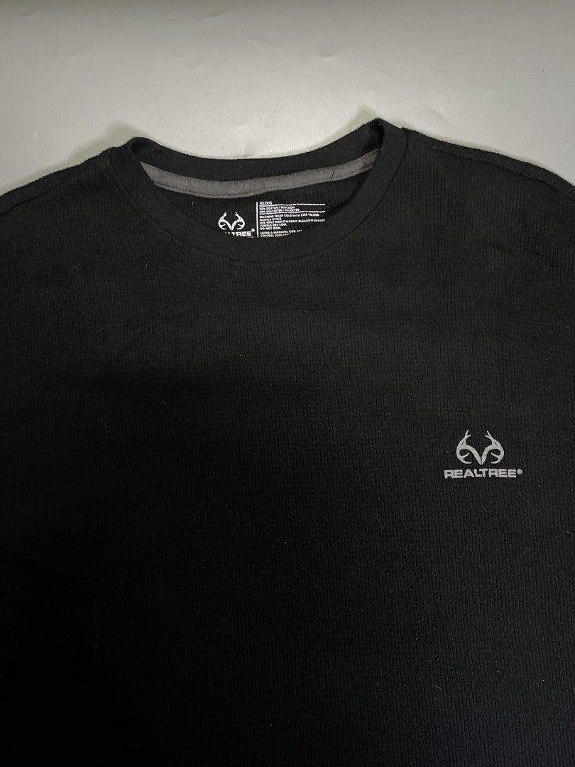 Realtree long sleeve (Category: Activewear) located in Bocaue. Submitted by mosthighcollective (Listing ID 1462596249, Image 3). Description: Real tree long sleeve Size: Xl on tag Dimes: 22 width 27 length Excellent condition No issue 650 only Dm me to purchase 📥.