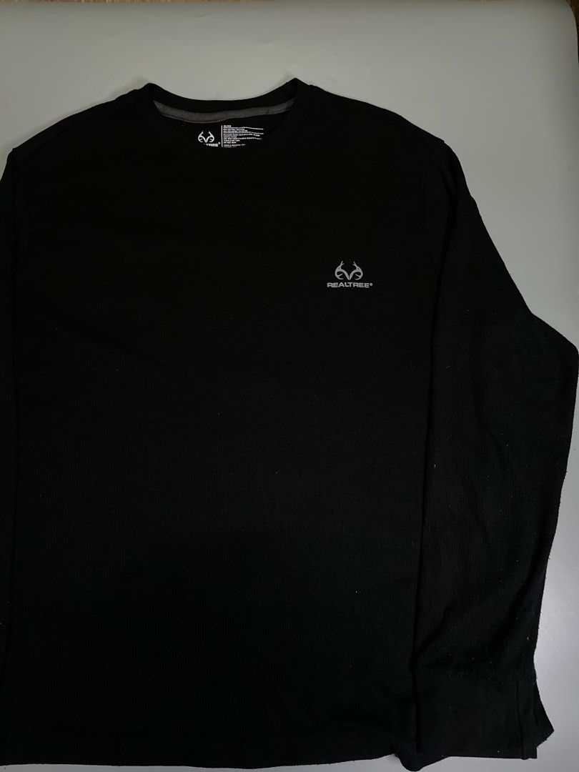 Realtree long sleeve (Category: Activewear) located in Bocaue. Submitted by mosthighcollective (Listing ID 1462596249, Image 2). Description: Real tree long sleeve Size: Xl on tag Dimes: 22 width 27 length Excellent condition No issue 650 only Dm me to purchase 📥.