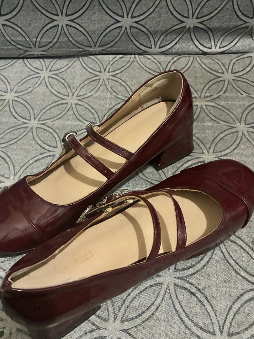 Red heels (Category: Heels) located in Quezon City. Submitted by yes7ha (Listing ID 1462579058, Image 3). Description: • have flaws (have but not noticeable naman, zoom pic to see po) • bought for 450 po • size 38.