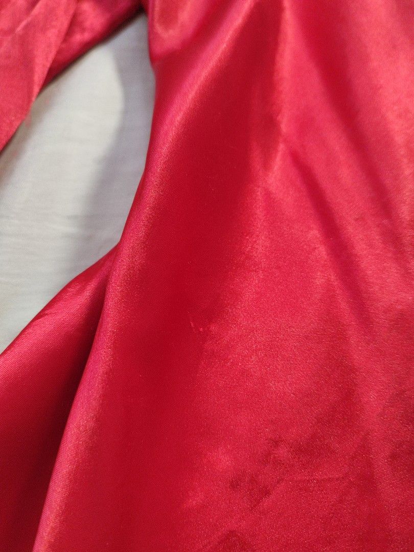 Red Satin Lace Top (Category: Undergarments & Loungewear) located in Jaen. Submitted by roxantiago (Listing ID 1462651678, Image 3). Description: - Red satin nightgown - Lace trim detail - V-neckline - 3/4 sleeves - Comfortable and silky material - Size: Large (L) - Note: Minor marks on fabric (please check photos) - Ideal for home lounging.
