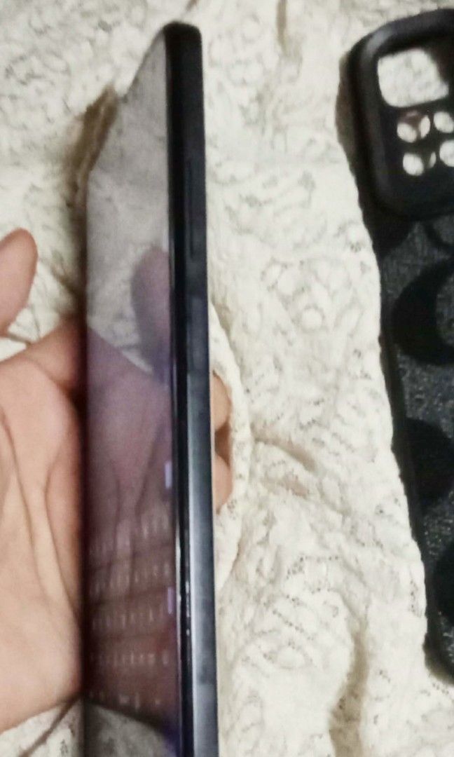 REDMI NOTE 11 SWAP OR SELL (Category: Android Others) located in Quezon City. Submitted by lys_picks (Listing ID 1462610472, Image 3). Description: 128 gb issue: lcd sa gilid may gnyn pero di nakaka affect sa pag gamit smooth pa rin, di rin lag pwede swap sa higher unit add ako, pwede rin sell 2500 if interested.