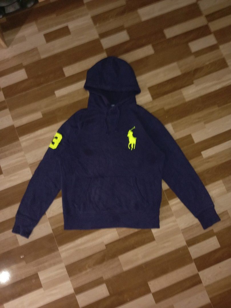 Rl hooddie (Category: Activewear) located in Malaybalay. Submitted by cjsv0228 (Listing ID 1462493288, Image 1). Description: Ralph Lauren pull over hoodie size medium on tag Dimes 22x26 minor issue small Pinhole see Pic..