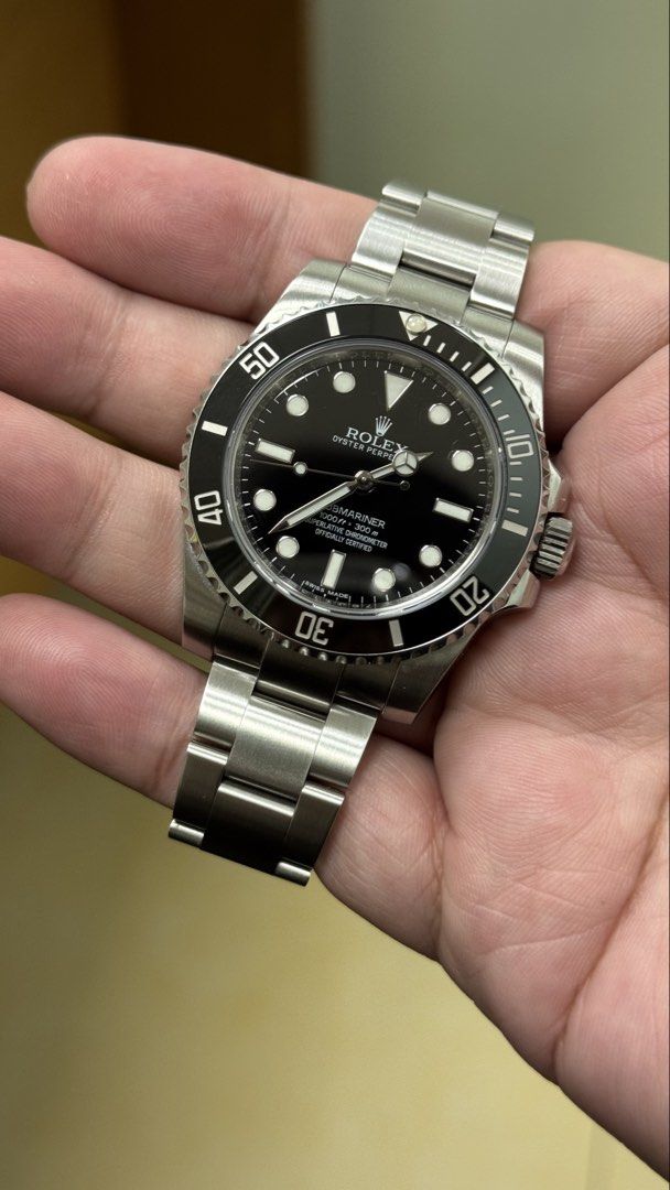 Rolex Submariner 2016 (Category: Luxury Watches) located in Mandaluyong City. Submitted by thesolelicitormnl (Listing ID 1462497951, Image 1). Description: SELLING INCOMING UNIT! Rolex Submariner No Date 40mm Ref. 114060 Year 2016 With RSC Card valid til 2027 Full set box, manuals, card and tags 12.5 links Asking 678k only! Negotiable Dm if interested 🤝.