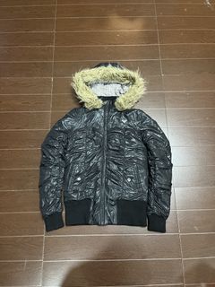 (Category: ) located in . Submitted by ItsShoeGood (Listing ID 1462637026, Image 1). Description: .