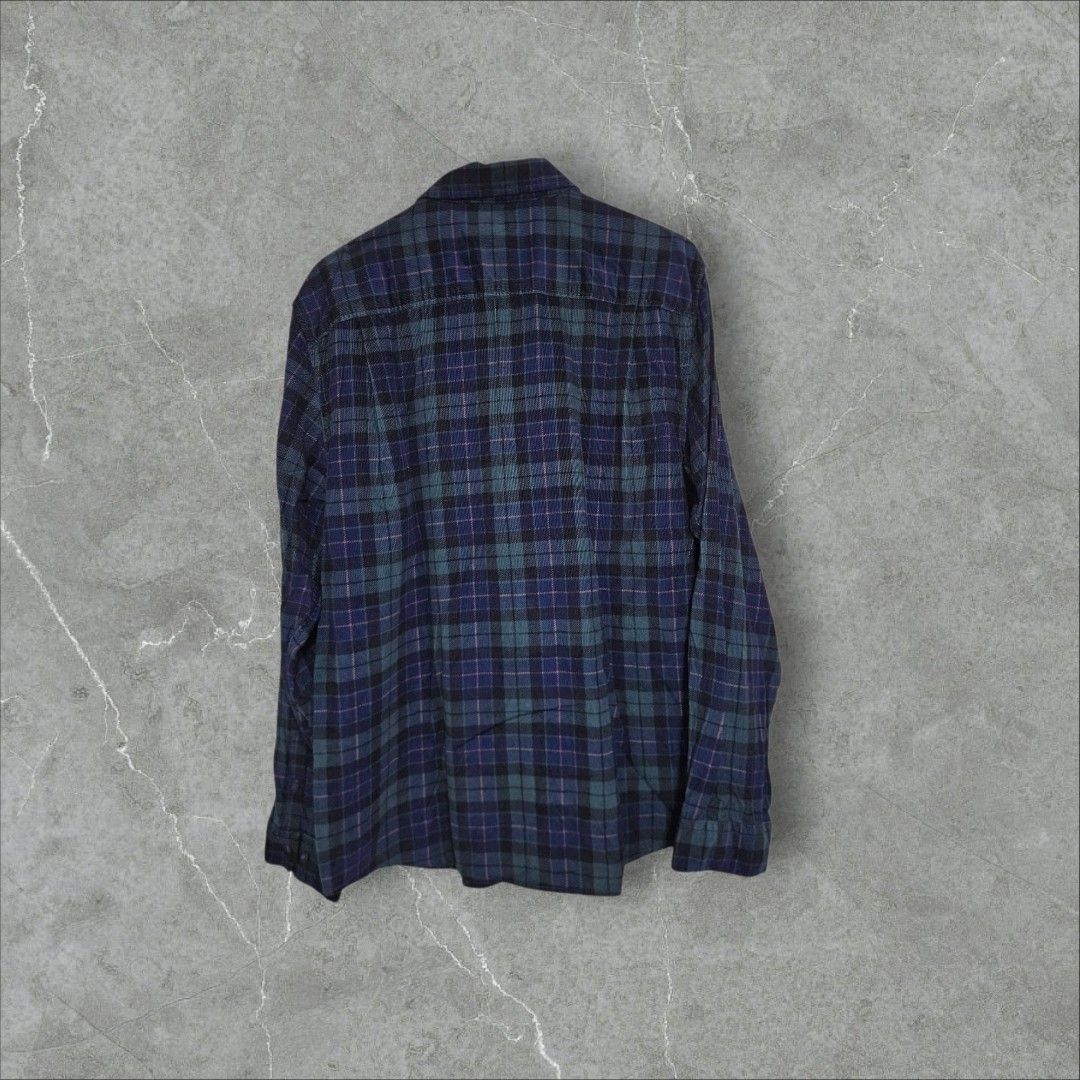 RVCA plaid flannel (Category: Coats, Jackets and Outerwear) located in Baguio. Submitted by fadexquisite (Listing ID 1462603022, Image 2). Description: RVCA plaid flannel Xlarge 30x23 Excellent condition 400 plus ship fee.