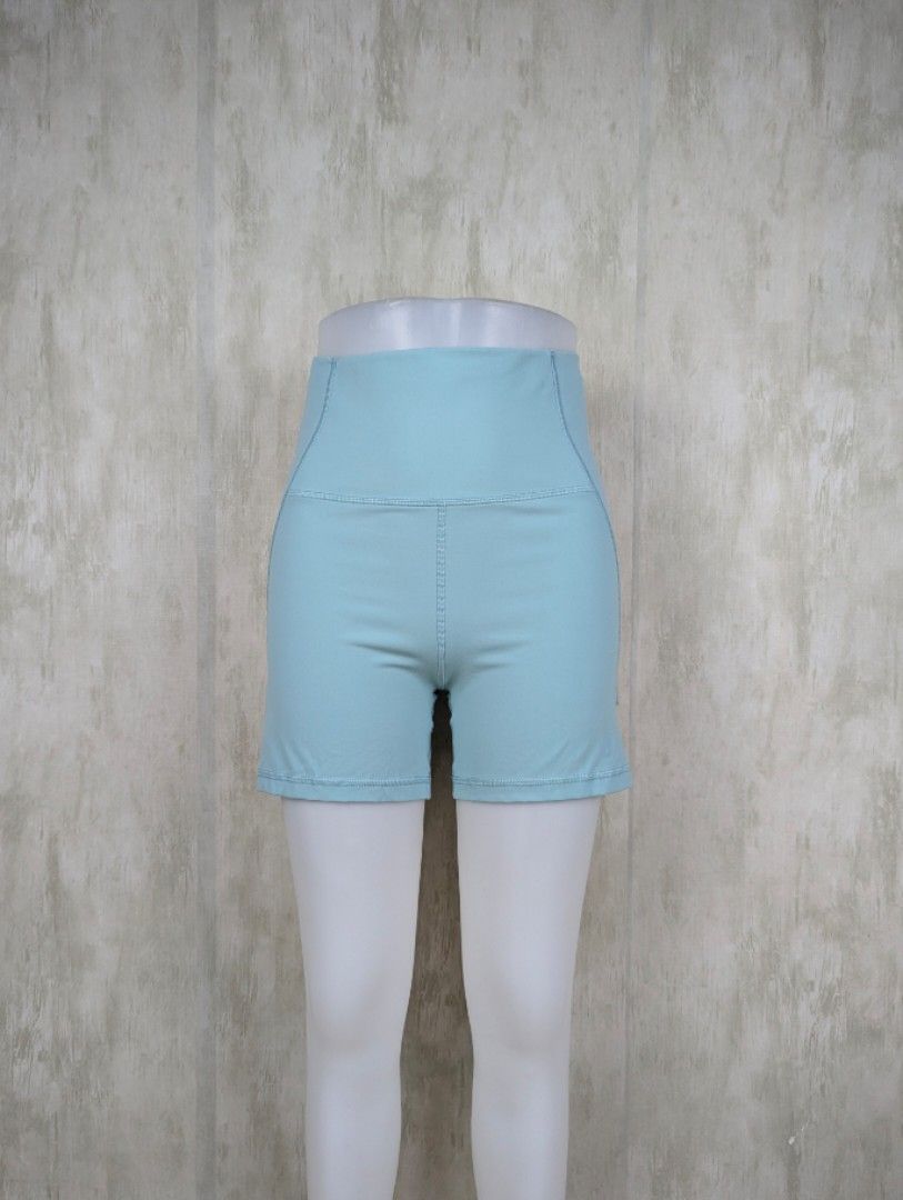 Ryderwear NKD High Waisted short (Category: Activewear) located in General Santos City (Dadiangas). Submitted by kakrots.06 (Listing ID 1462628423, Image 2). Description: Ryderwear NKD High Waisted short Excellent condition M on tag | W:32"-34" L:14" Color vary due to lightning Ship via J&T Express MOP: Gcash/Maya/Maribank/Gotyme 📍 Location: General Santos City.