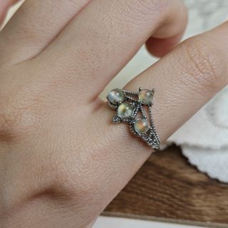 (Category: ) located in . Submitted by prelovedjewelries (Listing ID 1462451815, Image 1). Description: .
