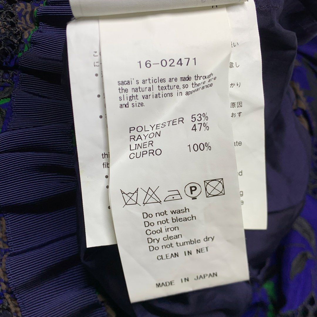 Sacai - Leaf Print Penguin Pants (Category: Shorts) located in Manila. Submitted by shottas_21 (Listing ID 1462613264, Image 3). Description: Sacai - Leaf Print Penguin Pants SIZE - 1 CONDITION - 9/10 Made in Japan WAIST - 26 to 33 stretchable INSEAM - LEG OPENING - 8.5” FRONT RISE - 17” THIGH - LENGTH - 21”.