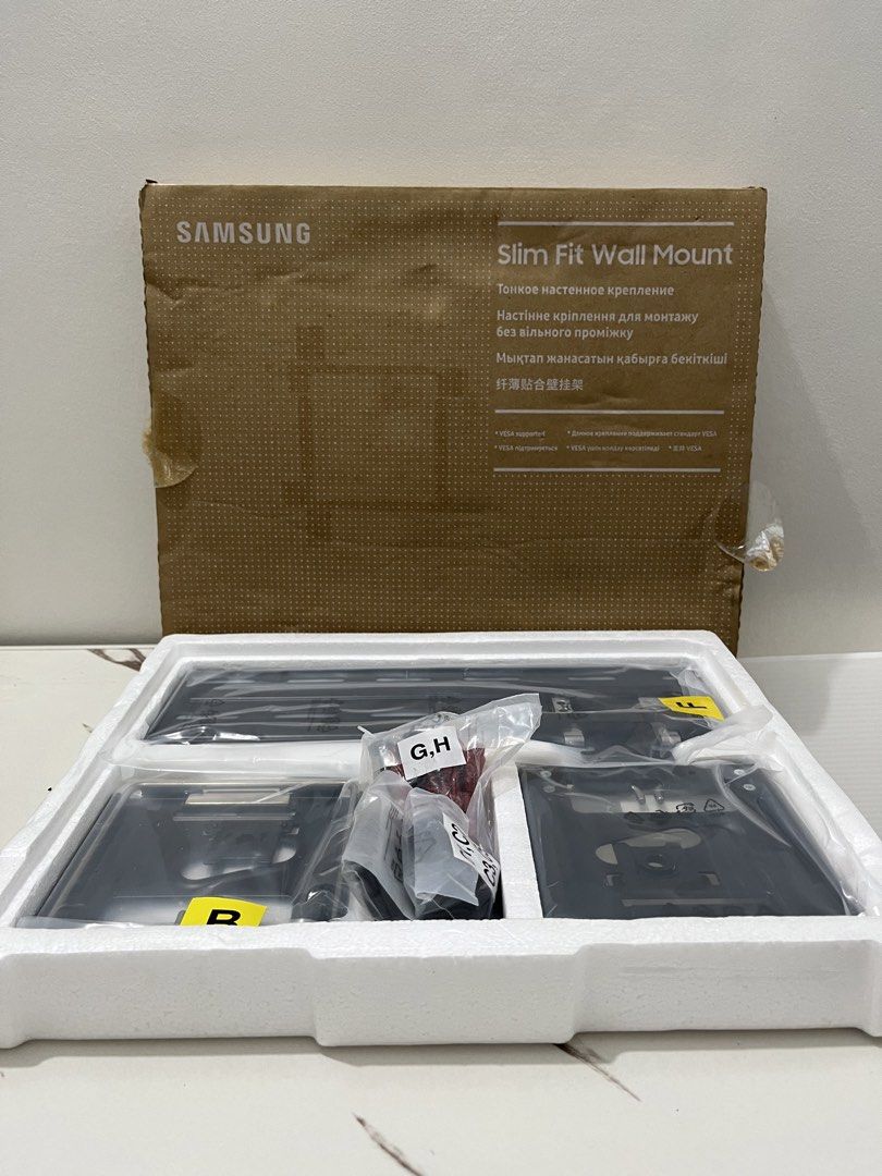 Samsung Slim Fit Wall Mount (Category: TV Parts & Accessories) located in Bacacay. Submitted by aiksgoods (Listing ID 1462522772, Image 1). Description: .