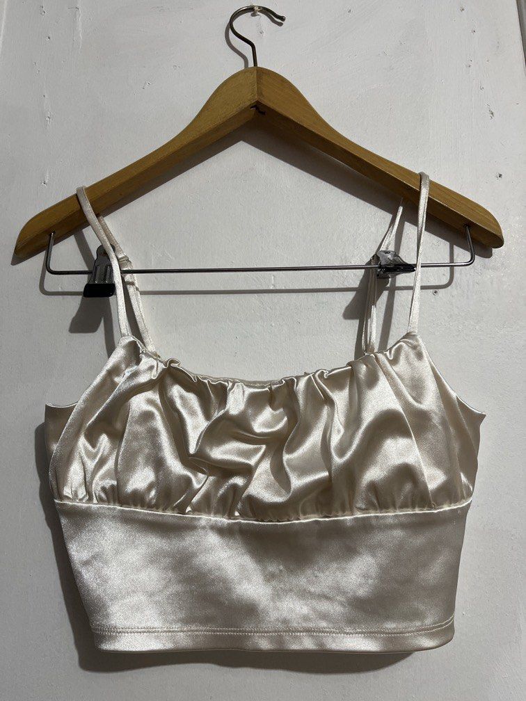 SATIN TOP SIZE SMALL (Category: Blouses) located in Makati City. Submitted by girlydy (Listing ID 1462646618, Image 1). Description: .