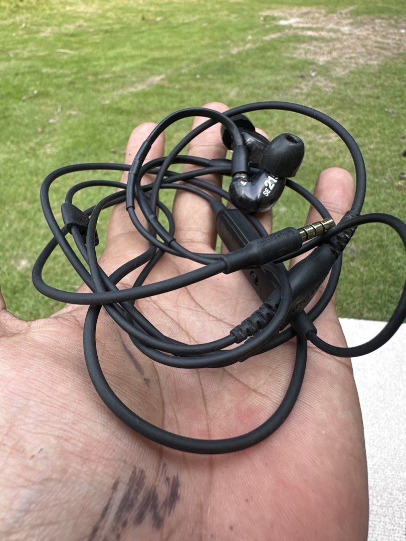 SE215 Shure there are some issues see photos (Category: Earphones) located in Tacurong. Submitted by locationtacurongcitymindanao (Listing ID 1462569236, Image 1). Description: SE215 Sound Isolating™ Earphones provide clear sound and deep bass with a detachable cable enabling the option to go wireless. Sound Isolating design keeps earphones in and noise out, providing incredibly immersive audio no matter where you are. Includes a zippered carryin