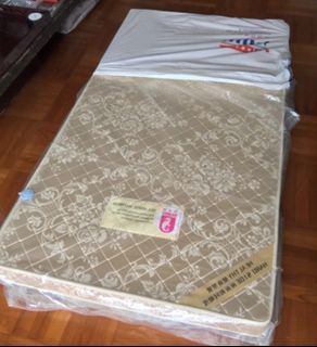 （分類：）位於 。 由 brgustaf 提交（商品編號 1462645779，圖片 1）。簡介： 。