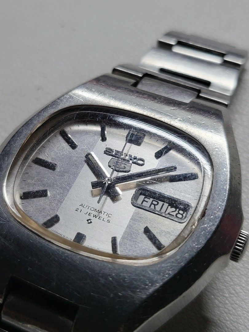 Seiko 5 TV Case 6319-5010 Automatic (Category: Men's Watches) located in Iloilo. Submitted by KCY_Timepieces (Listing ID 1462608889, Image 3). Description: Model: Seiko Material: Stainless steel Color: Black Bracelet: Seiko Case Size: 37mm Lug Width: 10mm Inclusions: Watch Only *********************************************** MOP: COD/COP, Bank Transfer, Gcash All deposits are non refundable and non transferable to another item All sales are final