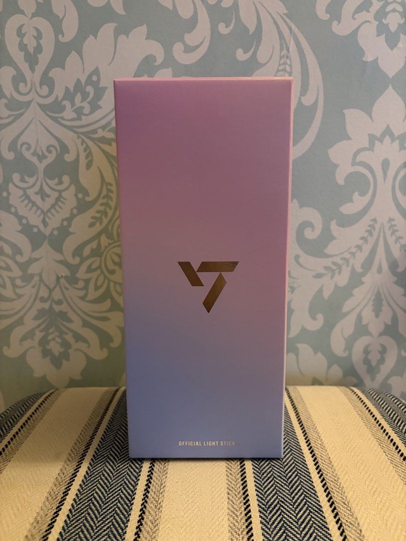 SEVENTEEN Official Light Stick (Category: K-Wave Merchandise) located in Manila. Submitted by sc.moo04 (Listing ID 1462650761, Image 1). Description: - never used in concerts - mostly for display only - no issues.