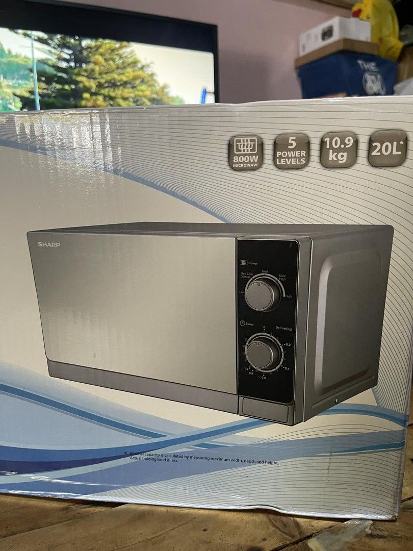 Sharp R-20A(S) Microwave Oven Silver 20L 800W (Category: Ovens & Toasters) located in Manila. Submitted by evelyn237 (Listing ID 1462637262, Image 1). Description: - Sharp Microwave Oven R-20A(S) - Color: Silver - Capacity: 20 Liters - Power: 800W - 5 Power Levels - Weight: 10.9kg - Made in PRC - Brand New in Original Packaging.