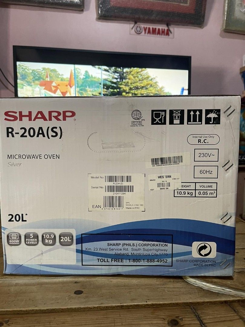 Sharp R-20A(S) Microwave Oven Silver 20L 800W (Category: Ovens & Toasters) located in Manila. Submitted by evelyn237 (Listing ID 1462637262, Image 2). Description: - Sharp Microwave Oven R-20A(S) - Color: Silver - Capacity: 20 Liters - Power: 800W - 5 Power Levels - Weight: 10.9kg - Made in PRC - Brand New in Original Packaging.