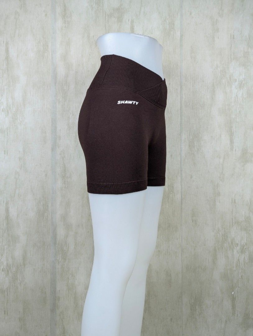 Shawty activewear seamless gym shorts (Category: Activewear) located in General Santos City (Dadiangas). Submitted by kakrots.06 (Listing ID 1462568156, Image 1). Description: Shawty activewear seamless gym shorts Scrunch butt Excellent condition S on tag | W:30"-32" L:12" 200+SF Ship via J&T Express MOP: Gcash/Maya/Maribank/Gotyme 📍 Location: General Santos City.