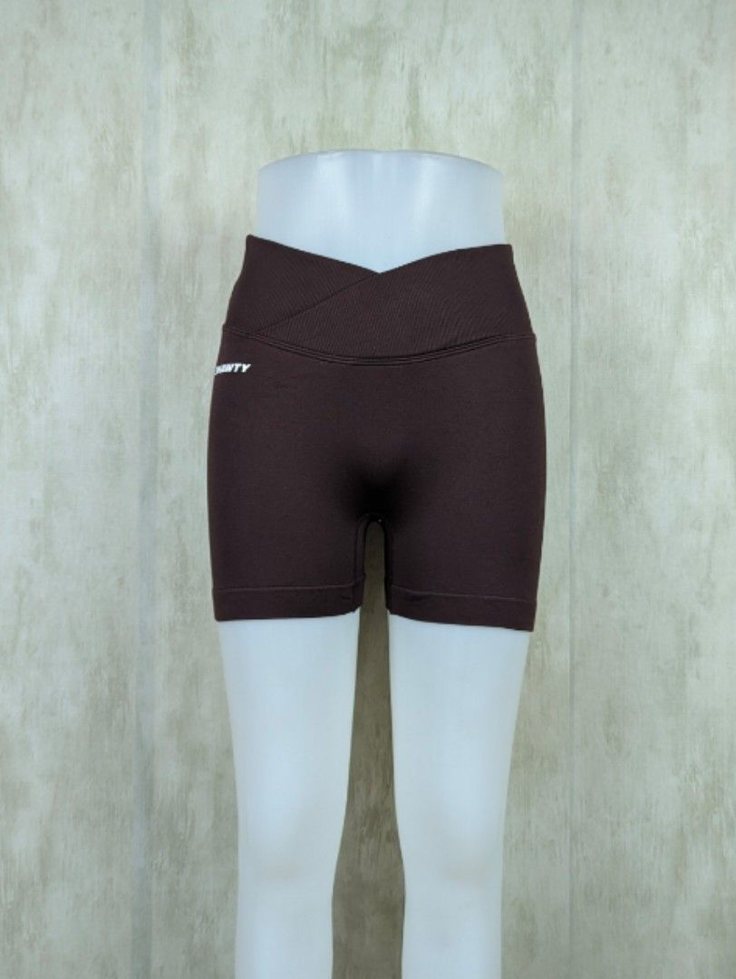 Shawty activewear seamless gym shorts (Category: Activewear) located in General Santos City (Dadiangas). Submitted by kakrots.06 (Listing ID 1462568156, Image 2). Description: Shawty activewear seamless gym shorts Scrunch butt Excellent condition S on tag | W:30"-32" L:12" 200+SF Ship via J&T Express MOP: Gcash/Maya/Maribank/Gotyme 📍 Location: General Santos City.