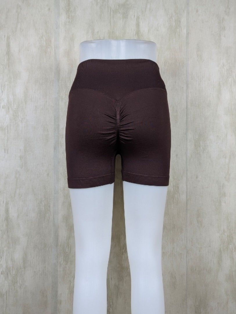 Shawty activewear seamless gym shorts (Category: Activewear) located in General Santos City (Dadiangas). Submitted by kakrots.06 (Listing ID 1462568156, Image 3). Description: Shawty activewear seamless gym shorts Scrunch butt Excellent condition S on tag | W:30"-32" L:12" 200+SF Ship via J&T Express MOP: Gcash/Maya/Maribank/Gotyme 📍 Location: General Santos City.