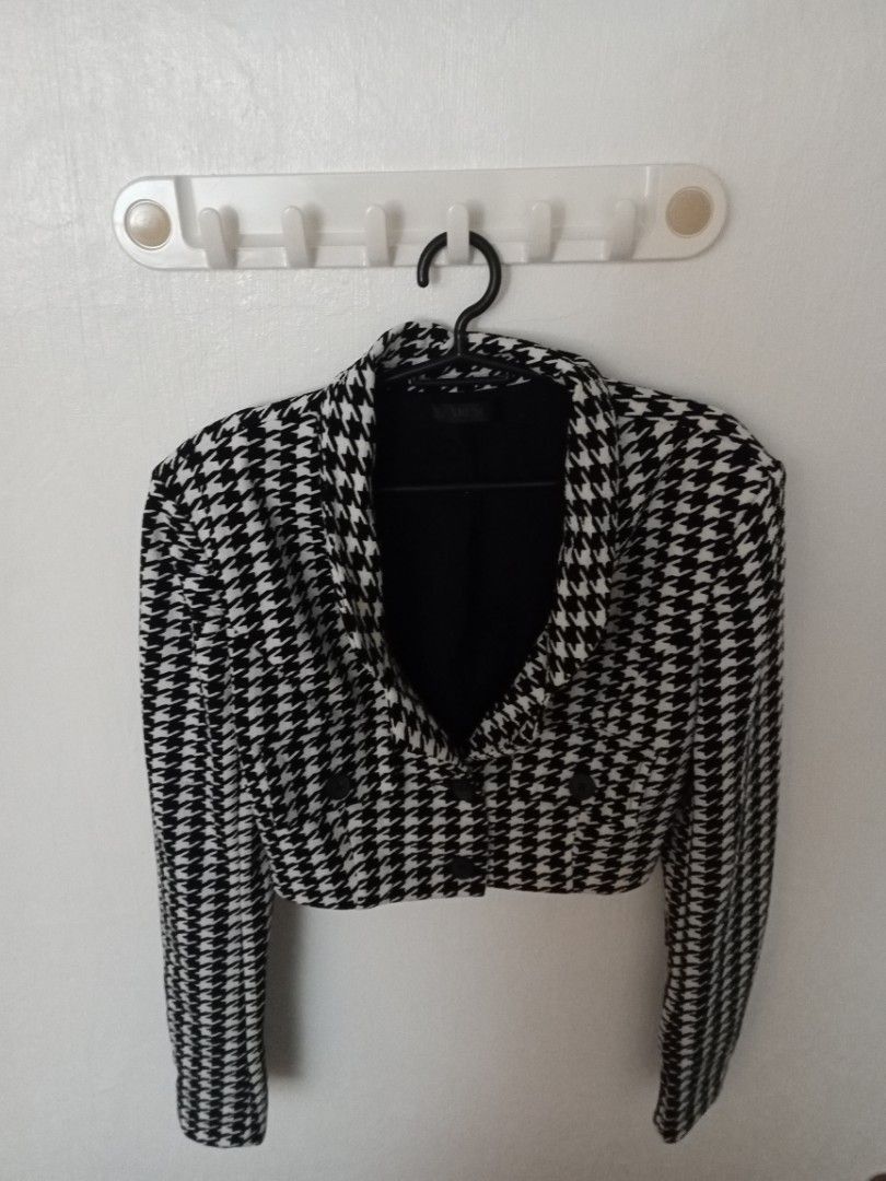 SHEIN Houndstooth Cropped Blazer and Skirt Set (Category: Sets or Coordinates) located in Marikina City. Submitted by airapreloved091826 (Listing ID 1462467847, Image 1). Description: - Cute houndstooth set from SHEIN - Includes cropped double-breasted blazer - Includes flared mini skirt - Classic black and white houndstooth pattern - Perfect for a chic, put-together look - Versatile: wear pieces together or separately.