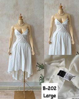 (Category: ) located in . Submitted by kimlyncloset (Listing ID 1462458679, Image 1). Description: .