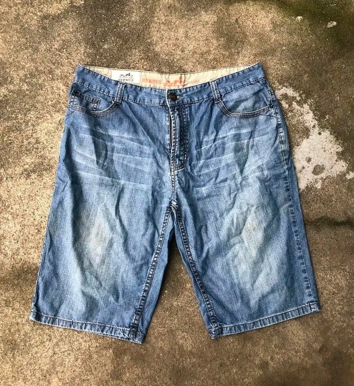 Shorts (Category: Shorts) located in Manila. Submitted by pjcasiano (Listing ID 1462475213, Image 1). Description: HERMES Shorts , Excellent Condition Complete tags size 38 on tag.