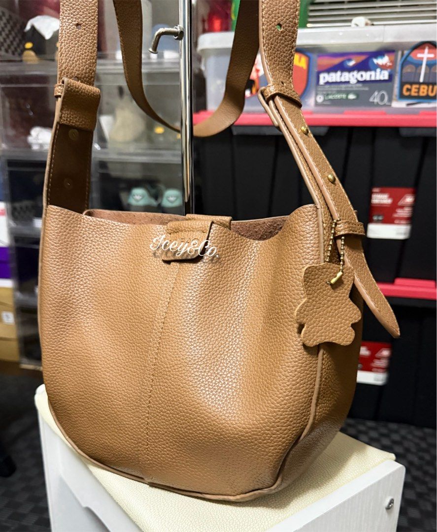 Sling Bag (Category: Cross-body Bags) located in Manila. Submitted by iceyness1984 (Listing ID 1462547098, Image 3). Description: ✨ Steal Deal Alert! ✨ Leather Adjustable Sling Bag 👜 💰 Only ₱380! Simple, classy, and easy to match with any outfit. The adjustable strap lets you wear it your way—perfect for everyday use! 🤎 📦 On hand • Ready to ship or pick-up 💬 Mine, comment, or PM to reserve! #IceyAndCo #UkayFinds #BagForSale #AffordableStyle 