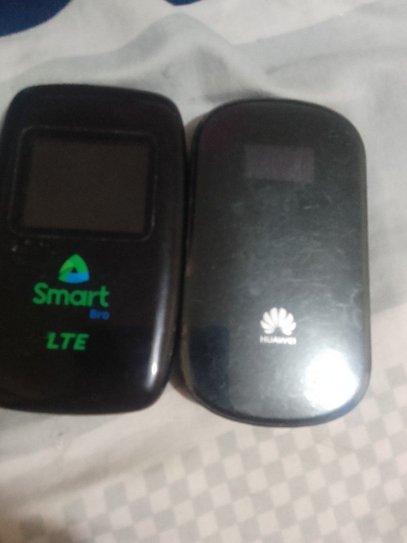 Smart pocket wifi (Category: Other Mobile & Gadget Accessories) located in Mandaluyong City. Submitted by mysticwolf_54963c (Listing ID 1462611580, Image 2). Description: take all for 550 still working but no charged since not using anymore, not openline smart and talk n text and sun and gomo sim will work .