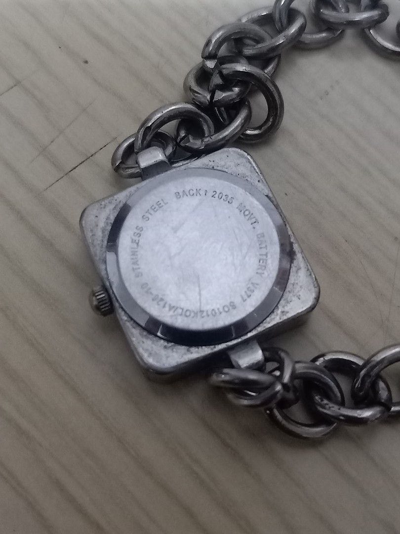 So bracelet watch (Category: Women's Watches) located in Las Pinas. Submitted by quick_deals_great_finds2 (Listing ID 1462619900, Image 3). Description: Original good working condition Quartz with battery 25mm Fits wrist 6.8 inches.