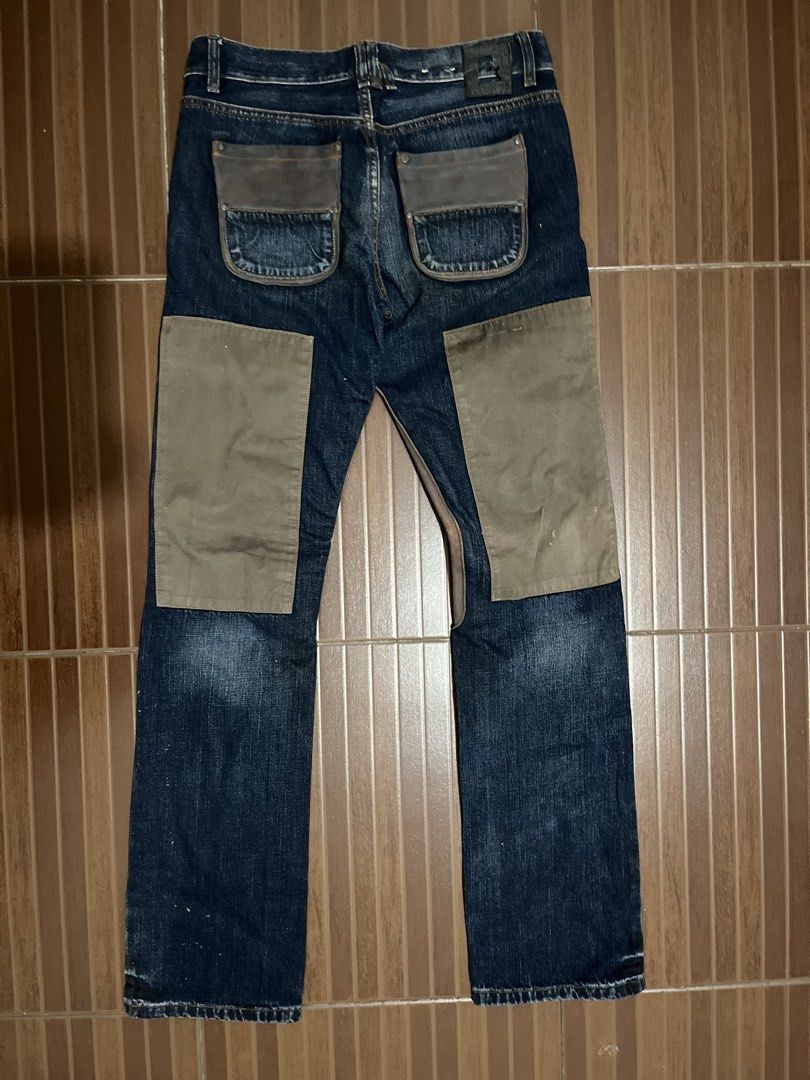 SOIN H.M. Fit Jeans Size 29 (Category: Jeans) located in Manila. Submitted by cypher05 (Listing ID 1462615482, Image 3). Description: - Brand: SOIN, H.M. Fit - Style: Dark wash denim jeans - Fit: Relaxed - Size: 29 - Unique Details: Tan patchwork on front and back - Perfect for: Creating a distinctive, statement look.
