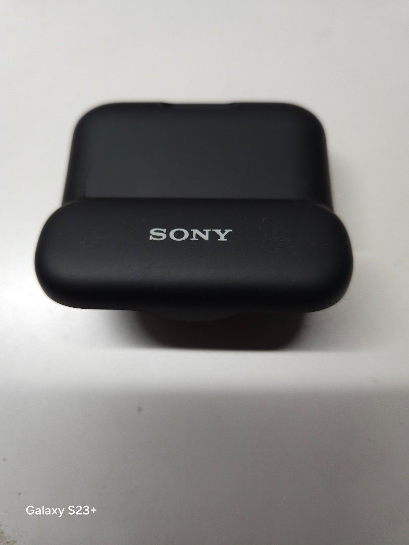 SONY WF-H800 無線降噪耳機 （分類：耳機）位於 Hong Kong。 由 faifaibaby 提交（商品編號 1462630394，圖片 2）。簡介： SONY WF-H800 耳機，鋼琴黑色。連充電盒。支援 AAC DSEE HX。有降噪功能，音質唔錯。電量顯示正常。有興趣可以問下。 屯門，油塘站或順豐到付24小時智能櫃。