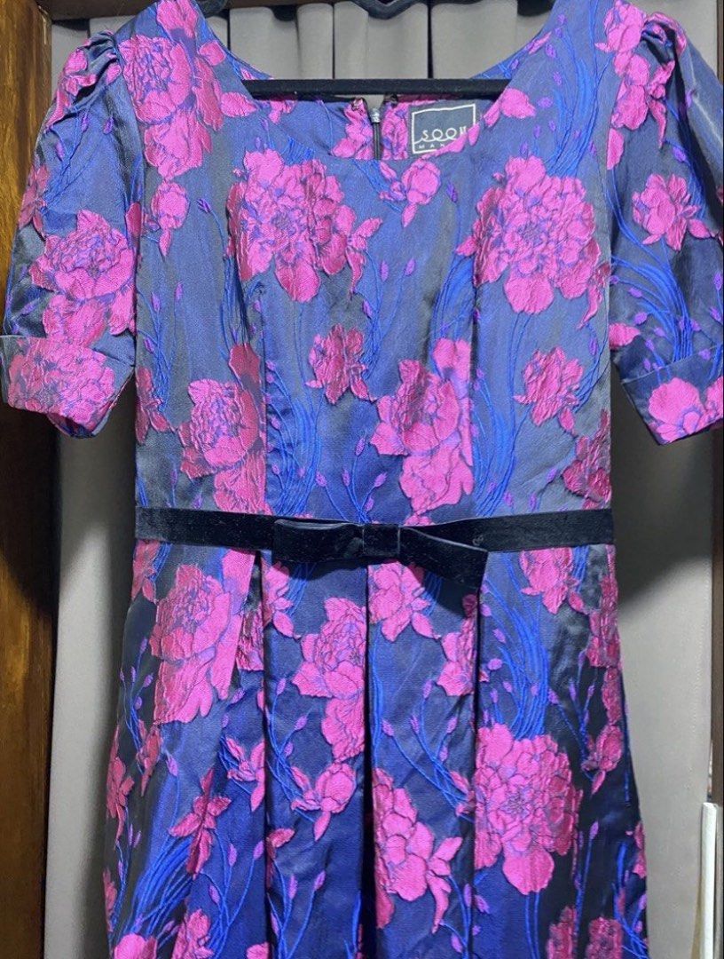 Soon Manila Allison (Category: Dresses) located in Quezon City. Submitted by eloisebr (Listing ID 1462453099, Image 2). Description: Soon Manila Allison Dress - Features stylish puff sleeves - Flattering A-line skirt with pleats - Includes a velvet black belt - zip closure at the back - Ideal for parties or special occasions - Comfortable and stylish design - Rarely used, in excellent condition - Size: Medium.