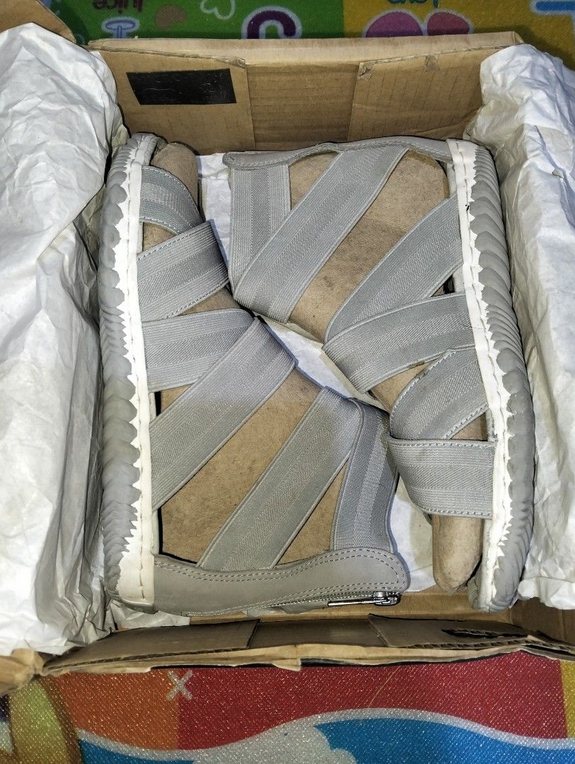 Sorel (Category: Boots) located in Paranaque City. Submitted by abbaabiera888 (Listing ID 1462496317, Image 1). Description: Brandnew po ito, rfs malaki po sya skin 🥹😔😭, gustong gusto pa pa naman sya, ayaw ko sana i let go, kesya masayang benta ko nalang.