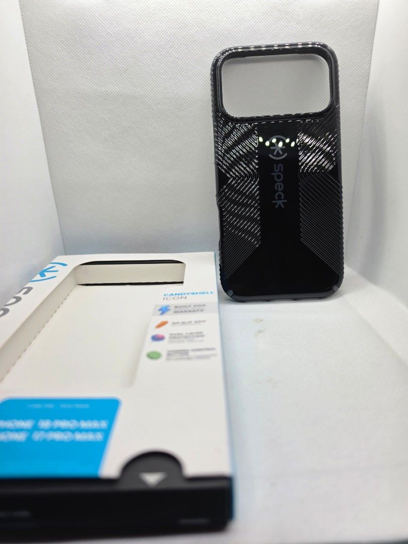 Speck case for iphone 18 pro max (Category: Cases & Sleeves) located in Las Pinas. Submitted by jhered (Listing ID 1462488622, Image 3). Description: sale brandnew original with magsafe sale for 2500 las pinas area.