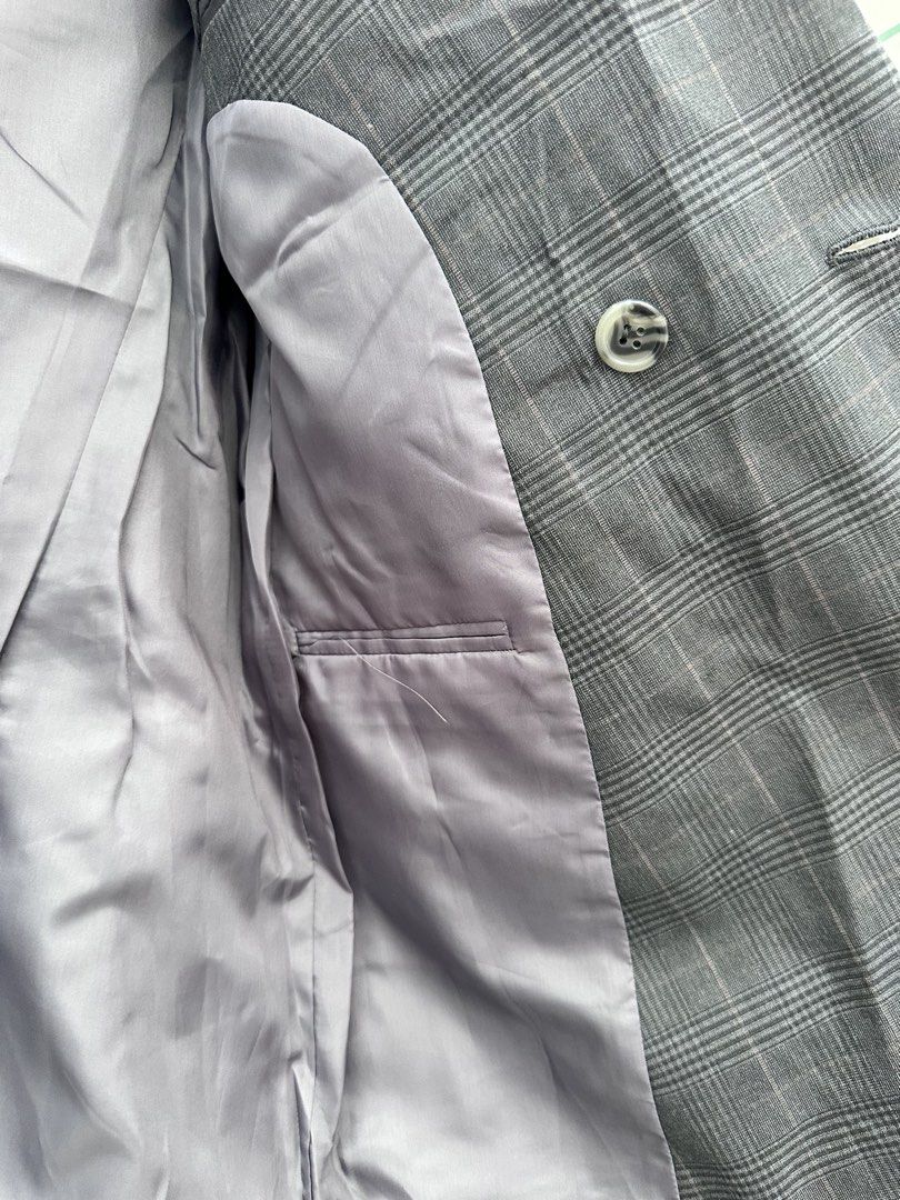 Splash Double Breasted Plaid Blazer Contemporary Fit Size 38 (Category: Coats, Jackets and Outerwear) located in Cagayan de Oro. Submitted by divinephoenix (Listing ID 1462533110, Image 3). Description: - Brand: Splash bought in Dubai - Style: Double-Breasted Blazer - Color: Grey Plaid - Fit: Contemporary - Size: 38 MEN - Features: Classic plaid pattern, button detailing, fully lined interior - Occasion: Formal or Smart Casual - Condition: Please