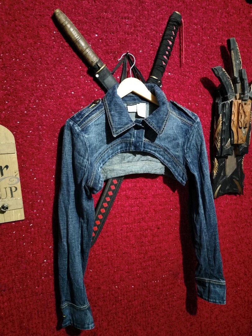 SPORTMAX CODE CROP TOP DENIM (Category: Coats, Jackets and Outerwear) located in Baguio. Submitted by vertex_nga.pow (Listing ID 1462614031, Image 2). Description: SPORTMAX CODE CROP TOP DENIM XS SIZE DIMENSION 19 INCHES ARMPIT TO ARMPIT 16 INCHES SHOULDER TO SHOULDER 24.5 INCHES SLEEVE EXCELLENT CONDITION BAGUIO LOCATION PLUS SF SA MALAYU JNT COURIER PASS COD UNLI VOUCH.