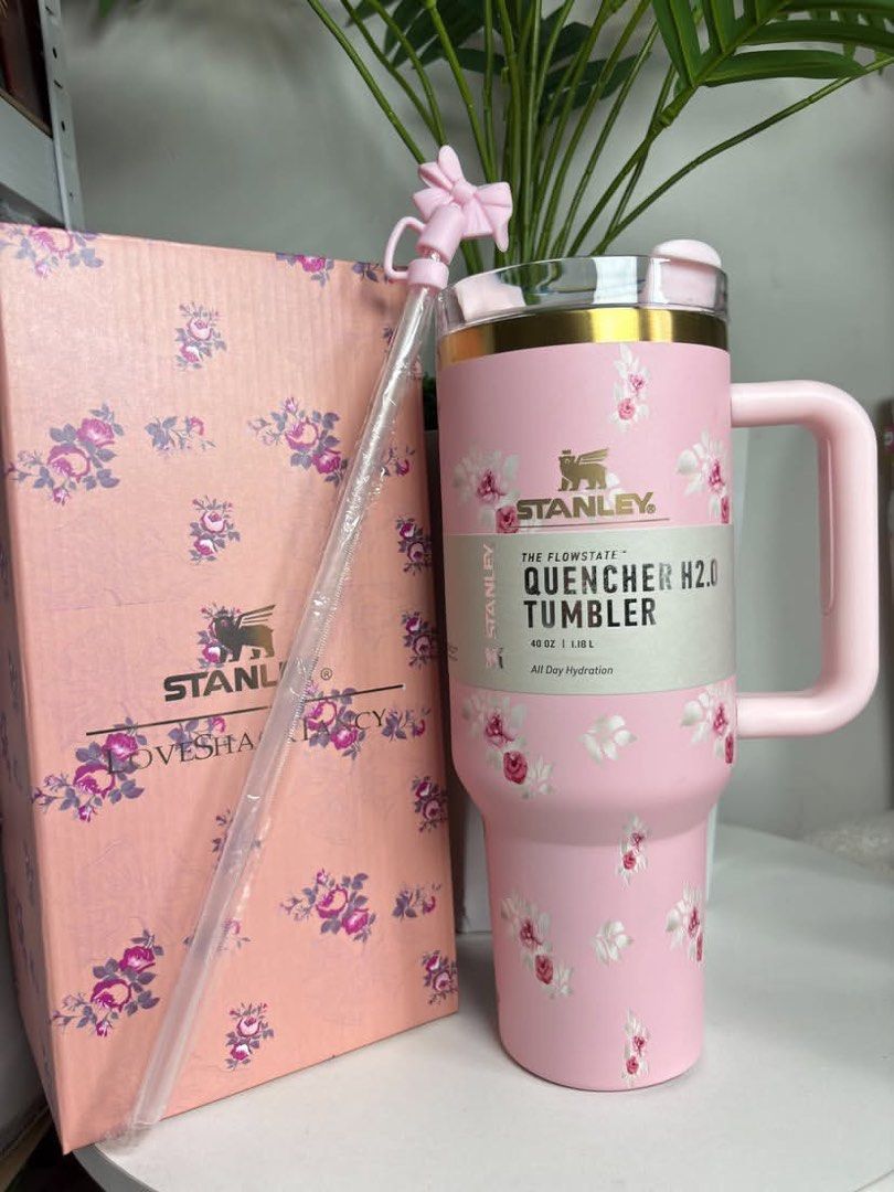 Stanley Quencher 40oz (Category: Water Bottles & Tumblers) located in Guinobatan. Submitted by jadieee_young22 (Listing ID 1462450986, Image 1). Description: Stanley Quencher 40oz -with minimal damage (as seen in the picture) -complete inclusions -shipping nationwide .