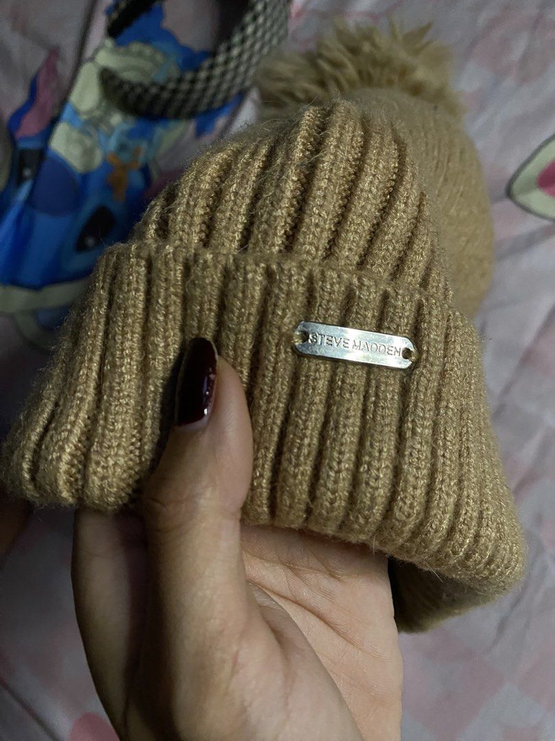 Steve Madden Knit Pom Pom Beanie Hat (Category: Caps & Hats) located in Manila. Submitted by pc.thrift (Listing ID 1462542855, Image 2). Description: .