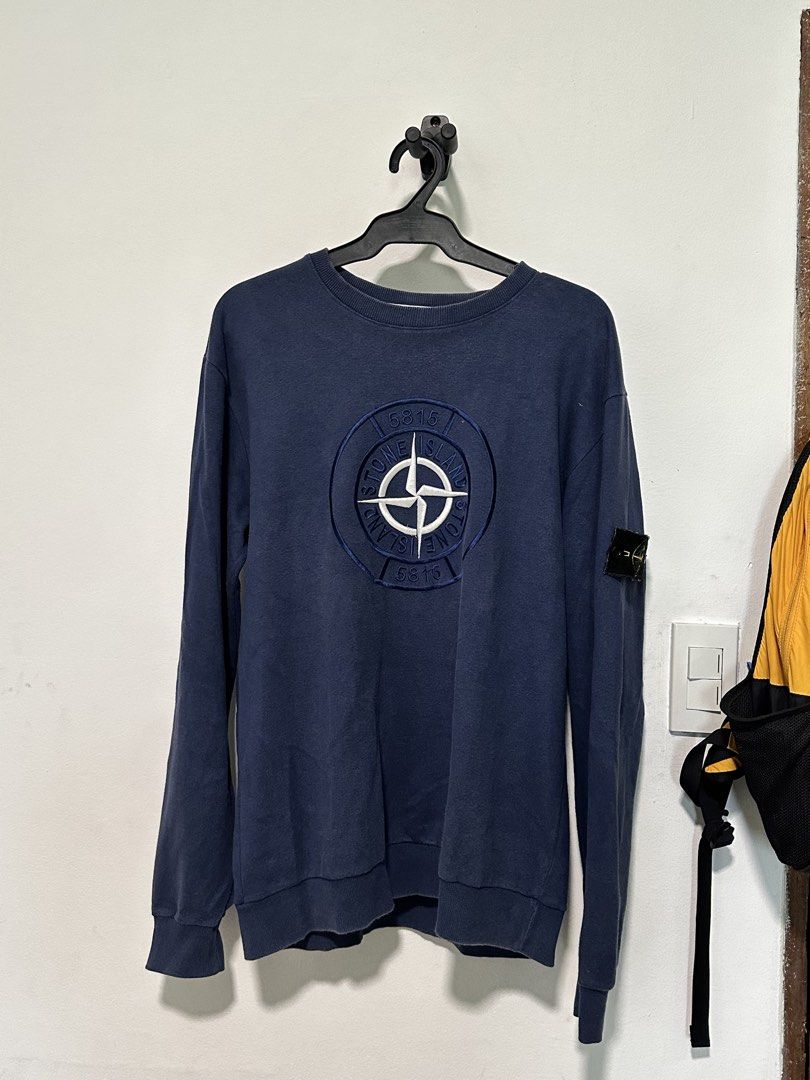 Stone island long-sleeve sweater (Category: Coats, Jackets and Outerwear) located in Manila. Submitted by patrickab65916 (Listing ID 1462536808, Image 1). Description: Authentic stone island navy long-sleeve Size Large .