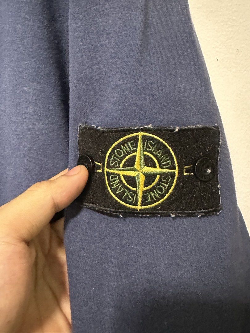 Stone island long-sleeve sweater (Category: Coats, Jackets and Outerwear) located in Manila. Submitted by patrickab65916 (Listing ID 1462536808, Image 2). Description: Authentic stone island navy long-sleeve Size Large .