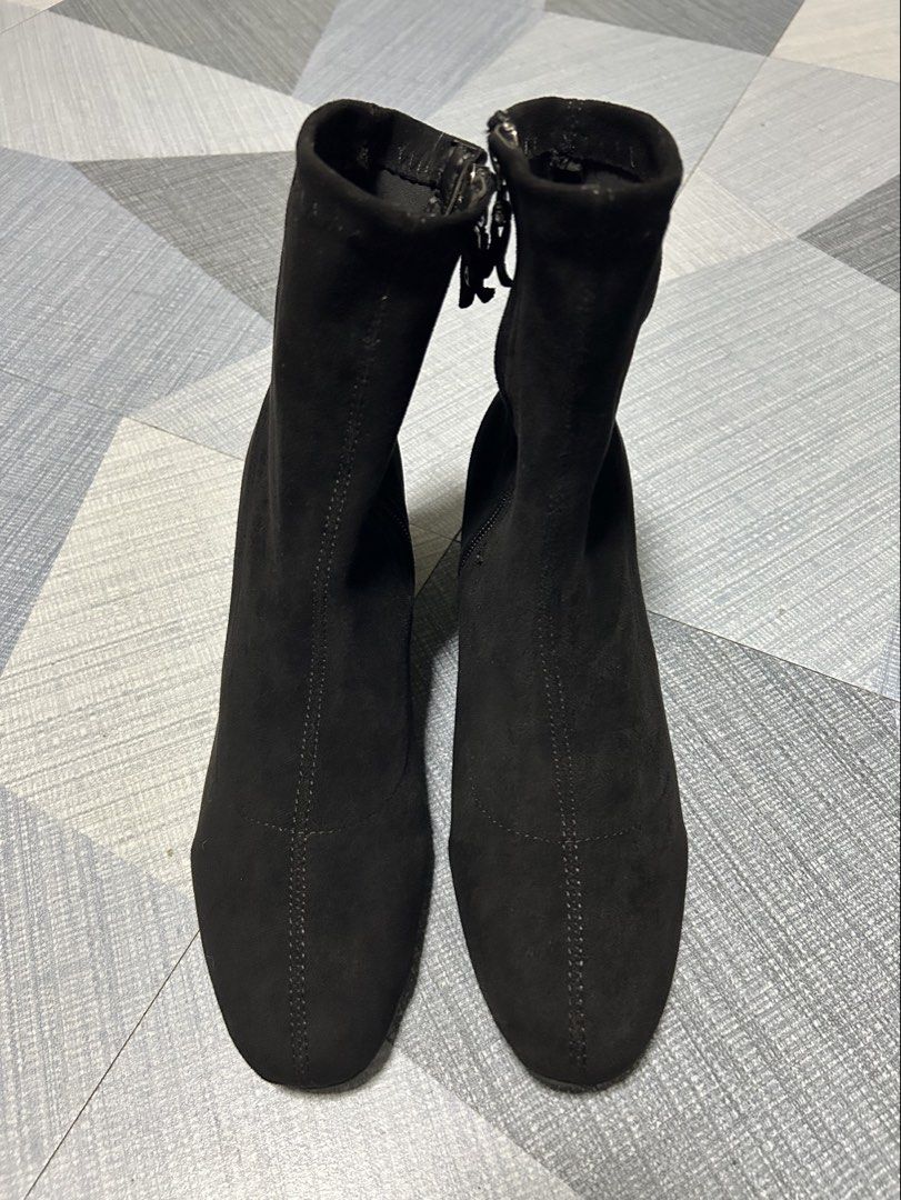 Stretch Knit Ankle Boots (Category: Boots) located in Quezon City. Submitted by jjsurplus_23 (Listing ID 1462638850, Image 2). Description: 26cm insole.