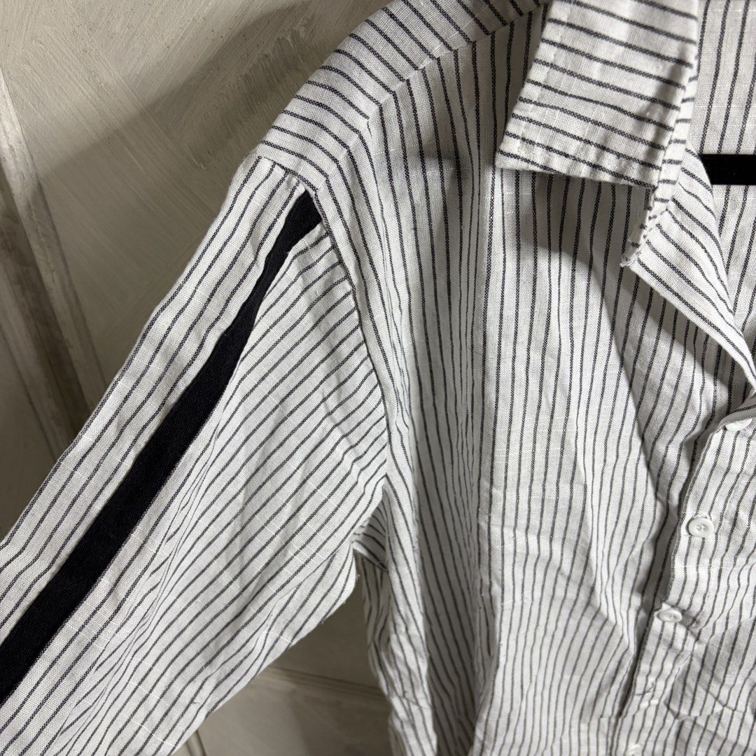 Stripes long-sleeve white button-down shirt (Category: Longsleeves) located in Baguio. Submitted by closetdropsbgo (Listing ID 1462625631, Image 2). Description: .