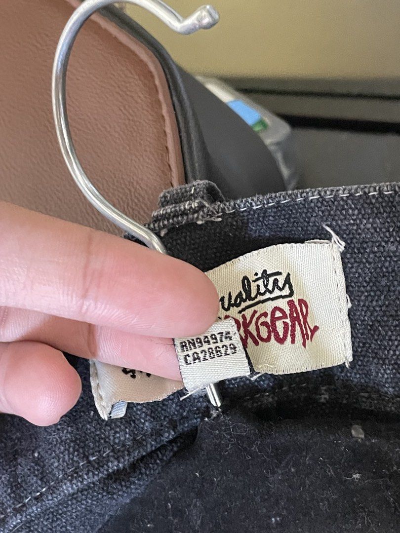 Stussy Workgear Jeans Size M (Category: Jeans) located in Manila. Submitted by cis_thrift143 (Listing ID 1462533672, Image 3). Description: - Stussy Workgear Jeans - Color: Black - Size: Medium (M) - Features: Classic Stussy logo, 'Equipment for the Modern Age' print, 8-ball graphic - Origin: Made in China - Ideal for: Casual wear.