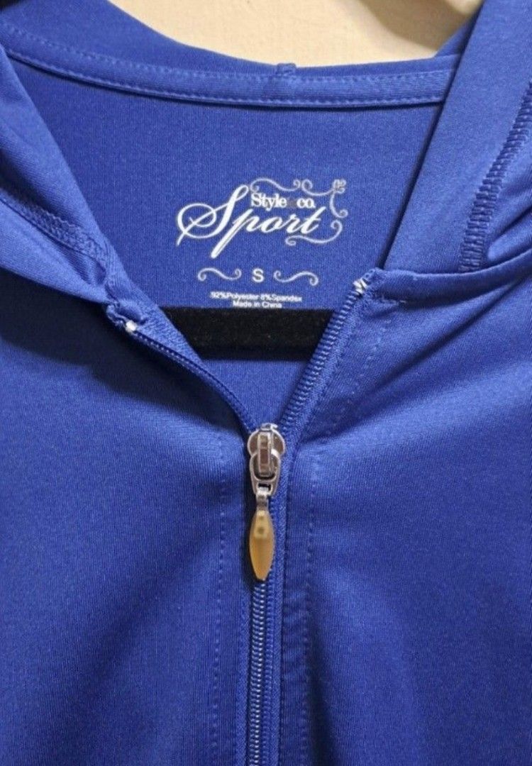 Style & Co. Blue Spandex Hood Jacket (Category: Coats, Jackets and Outerwear) located in Manila. Submitted by thrifter_lifestyle (Listing ID 1462597472, Image 3). Description: Brand: Style & Co. (bought in US) Long-Sleeve 2 front pockets With Hood Zip up in front Fully Stretchable 🏃‍♀️ Fits up to M Actual Color: Royal Blue 💙 Material: Polyester Spandex No issues 🙂 RFS: no longer fits me, no worn photos..