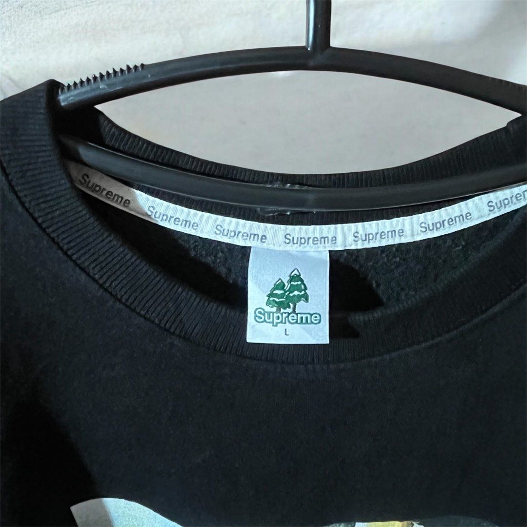 Supreme Sweatshirts (Category: Coats, Jackets and Outerwear) located in Maasin. Submitted by javier_ken (Listing ID 1462495552, Image 3). Description: Dimes L-29 W-18 Good as new condition💯 No issues✅ Loc.Tacloban Leyte,Visayas📌.