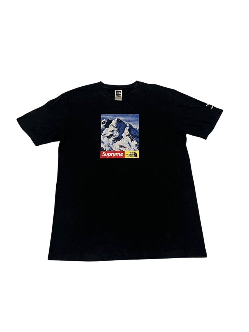 Supreme x North Face Collab Tee (Category: Tshirts & Polo Shirts ) located in Las Pinas. Submitted by 5.1.5kurono (Listing ID 1462647613, Image 1). Description: Available ✅ Supreme x North Face Collab Tee ₱200 • width: 21 • length: 29 Issue: • crack print 📍 las piñas, ph • j&t / lalamove 📦 • sf shouldered by buyer • gcash only 💸 (payment first) color may vary due to lighting all items are thrifted please manage your expectations.