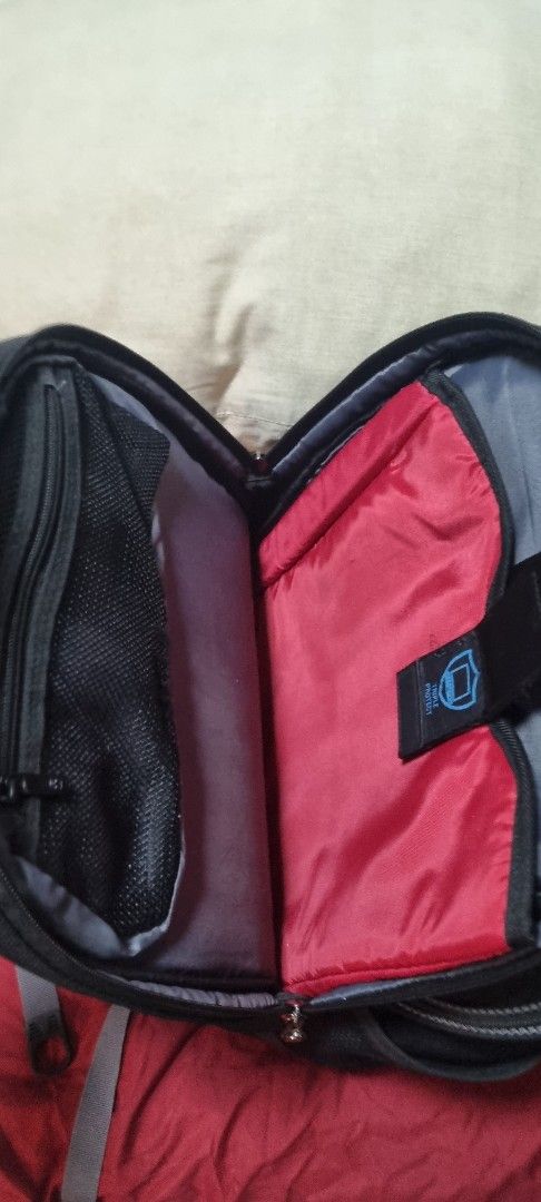 Swiss Gear Backpack - Black (Category: Backpacks) located in Manila. Submitted by ags028705 (Listing ID 1462583978, Image 3). Description: - Swiss Gear backpack - Multiple compartments for organization - Padded straps for comfort - Dedicated 'Triple Protect' laptop section - Intact and functional zippers - Ample space for essentials - Ideal for school or travel.