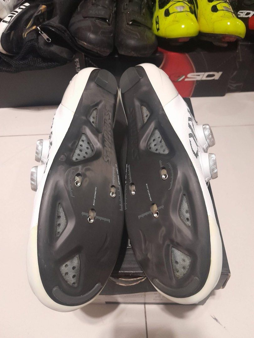 SWORKS VENT BNEW (Category: Other Sports Equipment and Supplies) located in Manila. Submitted by royal.corine (Listing ID 1462503747, Image 2). Description: SWORKS VENT BNEW SIZE 41 .