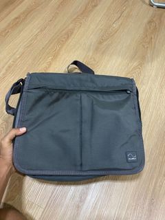 (Kategori: ) berada di . Dikirim oleh preloved_stuff27 (ID iklan 1462593908, Gambar 1). Deskripsi: .
